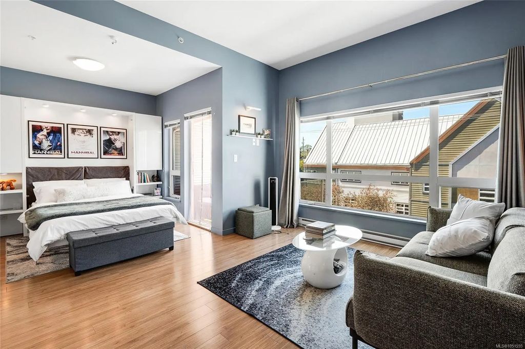 785 Tyee Rd 403, Victoria