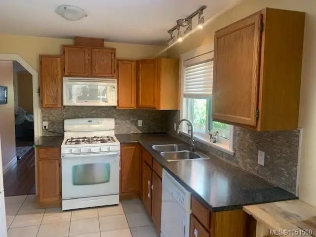 5 of 24 - 702 Hamilton Ave, Nanaimo, BC