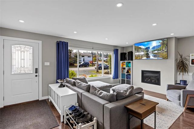 4 of 30 - 107 Moss Ave, Parksville, BC