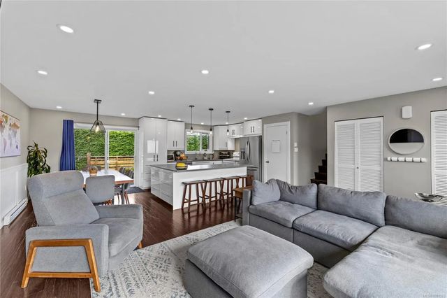 5 of 30 - 107 Moss Ave, Parksville, BC
