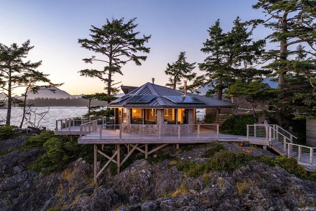 2 of 51 - 0 Frank Island, Tofino, BC