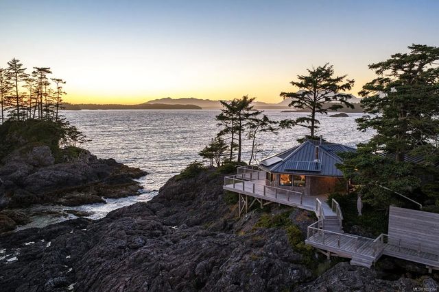 3 of 51 - 0 Frank Island, Tofino, BC
