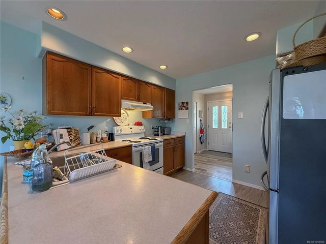 3 of 46 - 688 Albatross Cres, Campbell River, BC