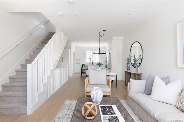 3 of 34 - 10145 Fifth St 7, Sidney, BC