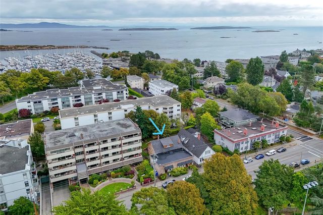 2 of 41 - 1161 Newport Ave, Oak Bay, BC