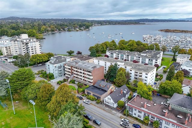 3 of 41 - 1161 Newport Ave, Oak Bay, BC