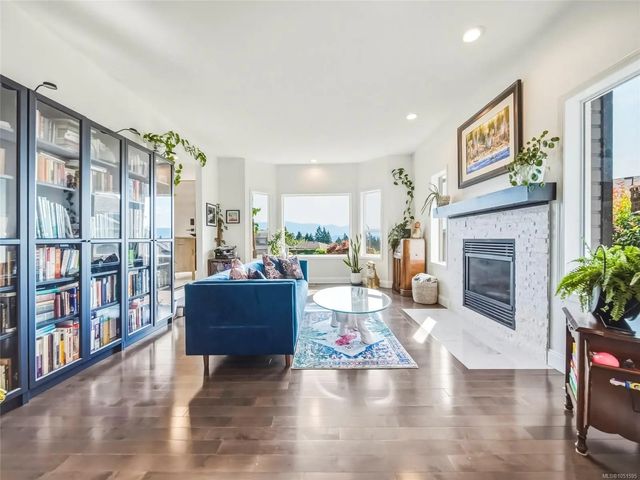 4 of 64 - 1805 Braeburn Pl, Duncan, BC