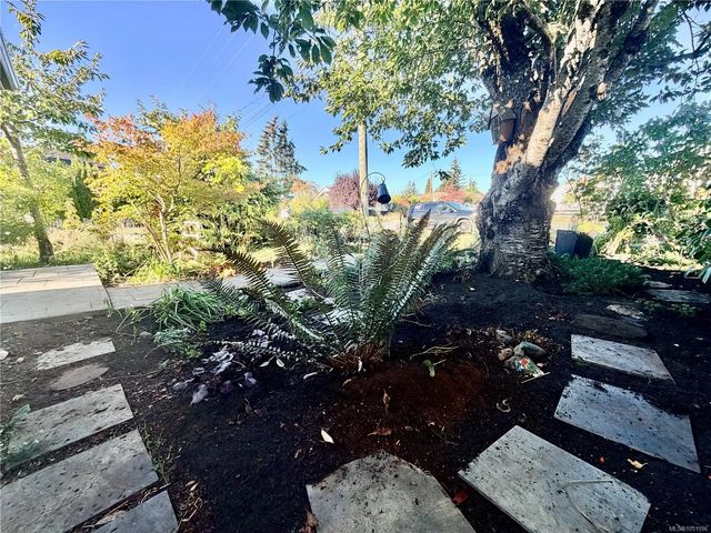 3 of 23 - 940 5th Ave, Ladysmith, BC