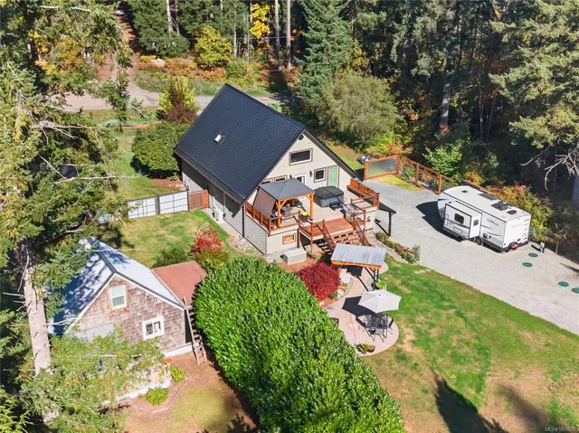 2 of 87 - 1981 Dzini Rd, Black Creek, BC