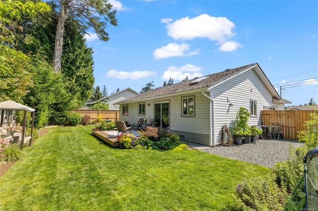 2 of 38 - 32 Oregon Rd, Campbell River, BC