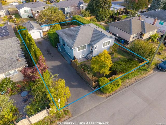 3 of 49 - 630 Chestnut St, Nanaimo, BC