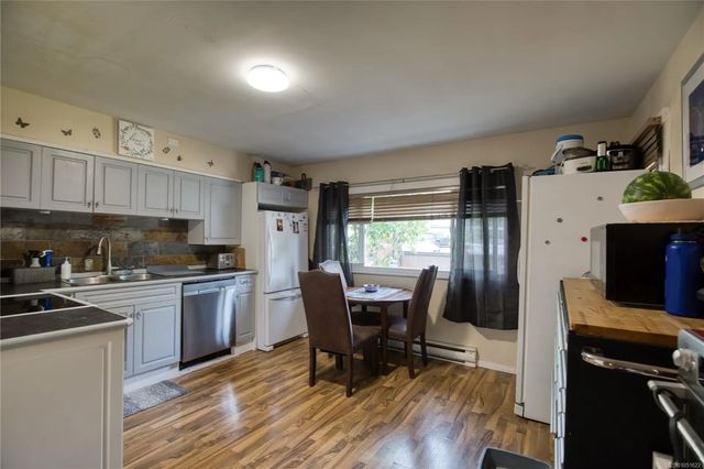 4 of 39 - 543 Bradley St, Nanaimo, BC