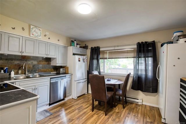 5 of 39 - 543 Bradley St, Nanaimo, BC