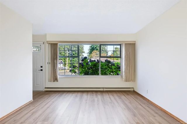 3 of 21 - 4954 Maitland St, Port Alberni, BC