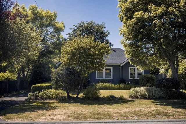 3 of 32 - 3110 Frechette St, Saanich, BC