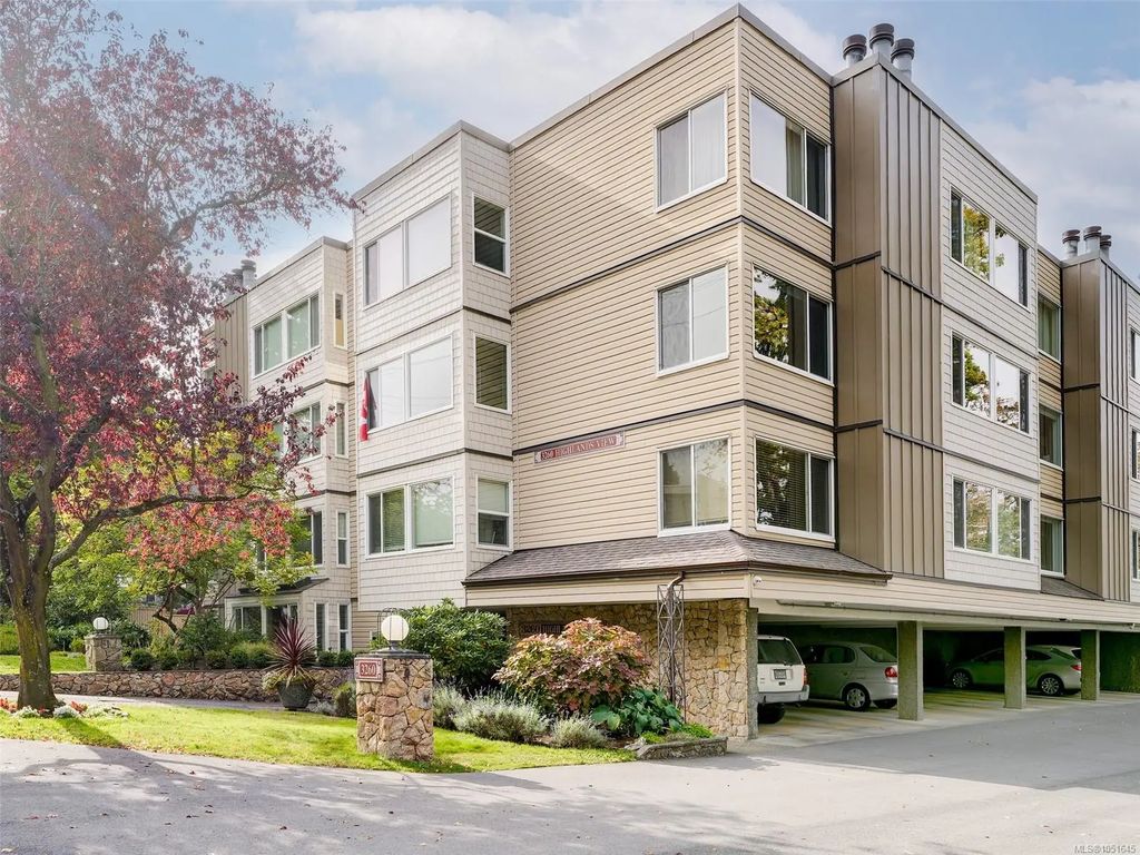 3260 Quadra St 203, Saanich
