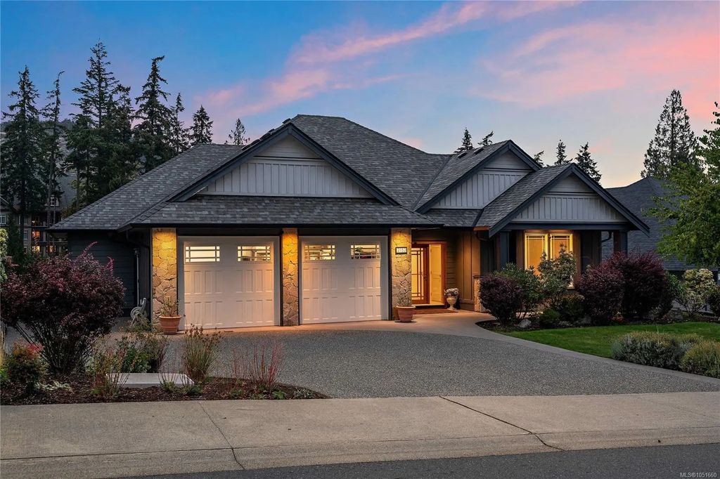 2152 Champions Way, Langford
