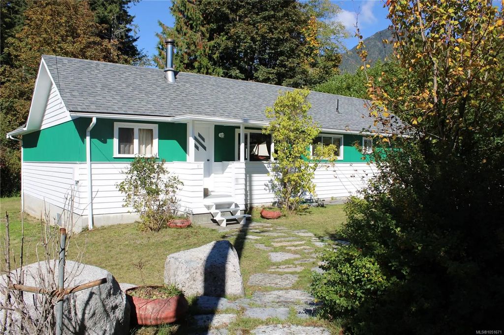 27 Cain Dr, Woss