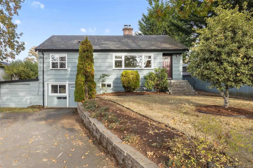 3959 Cedar Hill Cross Rd, Saanich