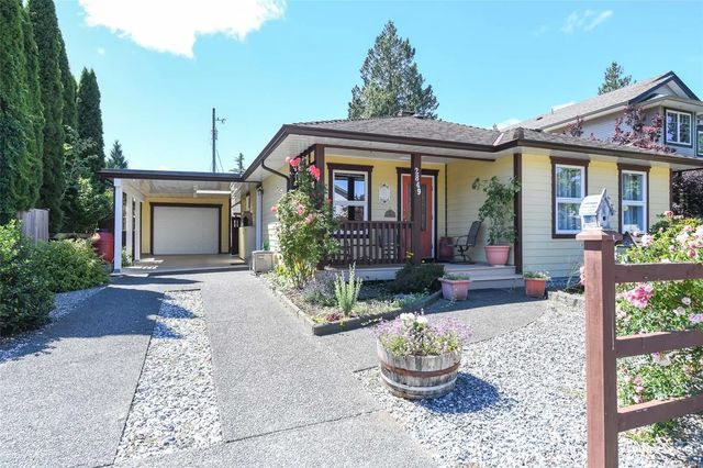 3 of 39 - 2849 Penrith Ave, Cumberland, BC