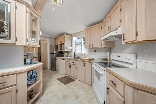 4 of 13 - 4714 Muir Rd 11, Courtenay, BC