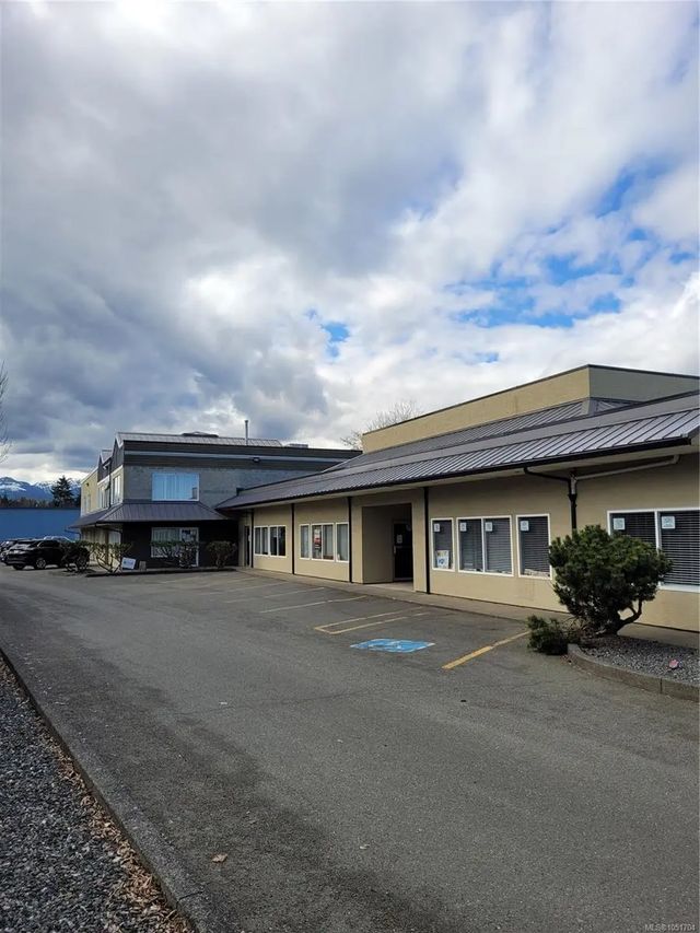 2 of 2 - 2435 Mansfield Dr Q, Courtenay, BC