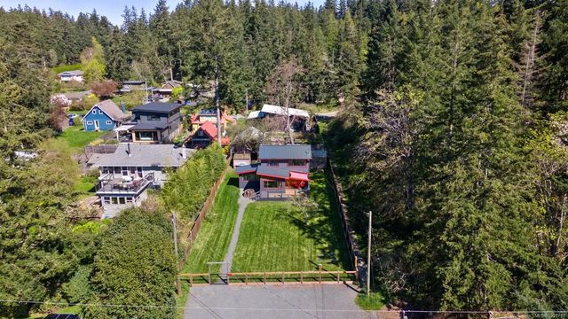 3 of 57 - 1304 Midden Rd, Comox, BC