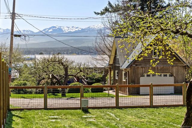 5 of 57 - 1304 Midden Rd, Comox, BC