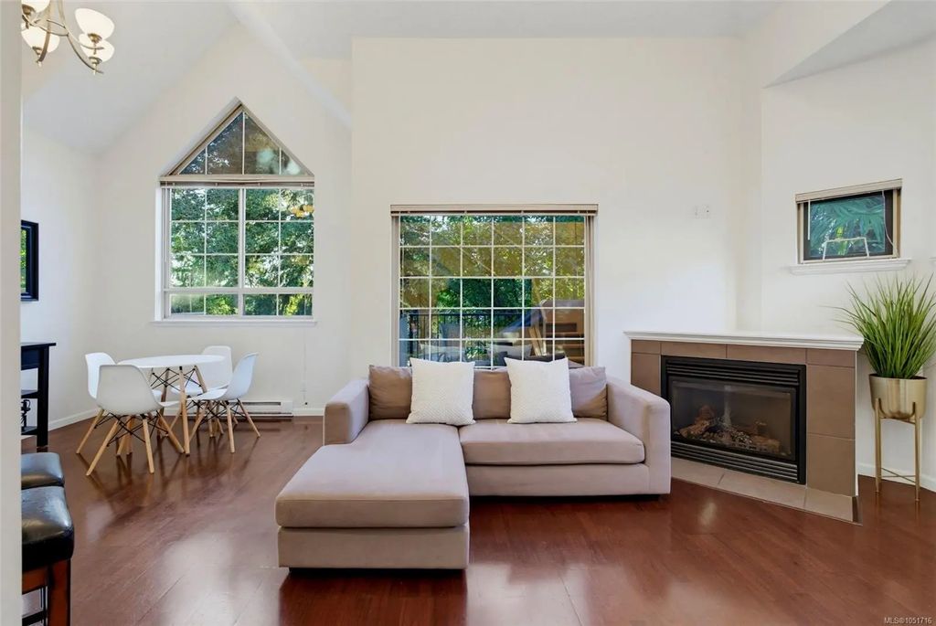 791 Station Ave 207, Langford