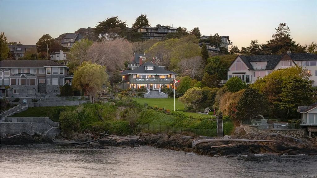 261 King George Terr, Oak Bay