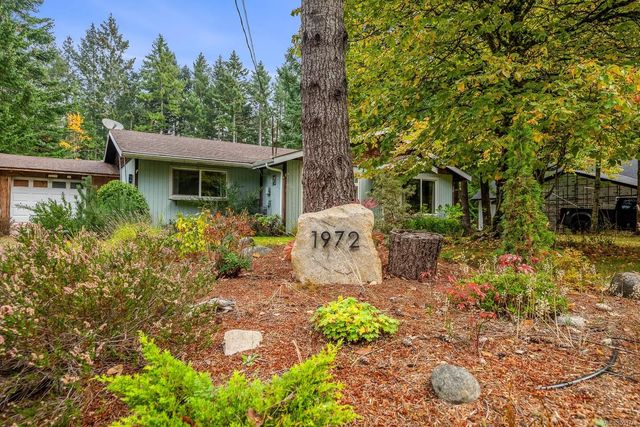 2 of 52 - 1972 Greenwood Cres, Comox, BC