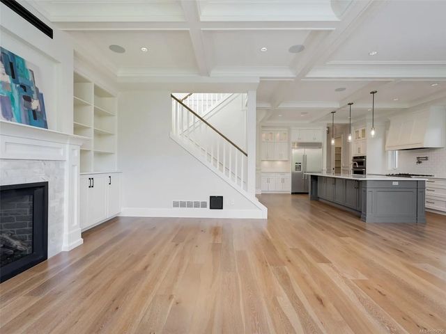 5 of 37 - 619 Oliver St, Oak Bay, BC