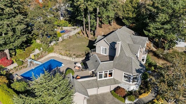 4 of 77 - 906 Cobblestone Lane, Saanich, BC