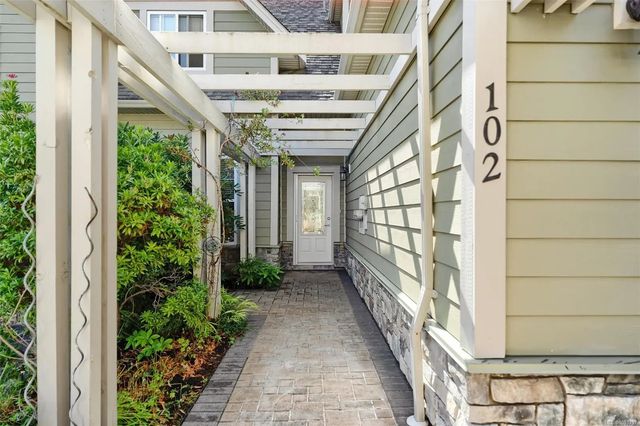 4 of 45 - 945 Bear Mountain Pkwy 102, Langford, BC