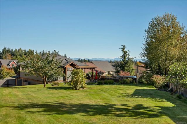 4 of 52 - 2012 Varsity Dr, Campbell River, BC