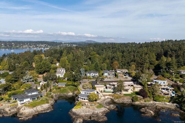 3 of 44 - 2980 Sea View Rd, Saanich, BC