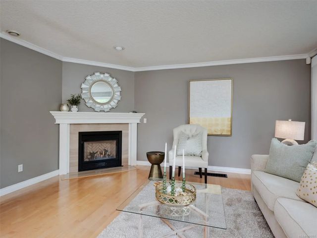 5 of 43 - 1198 Stonington Pl, Saanich, BC