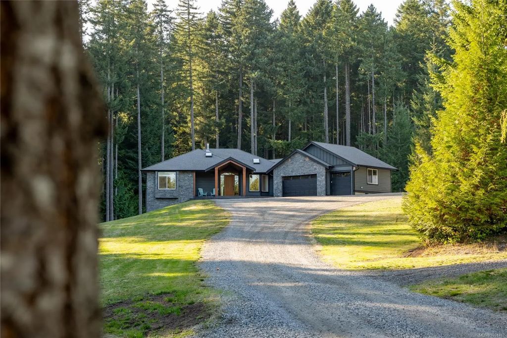 3349 Creekside Pl, Nanaimo
