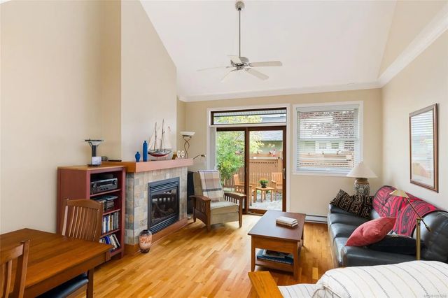 2 of 42 - 10520 Mcdonald Park Rd 25, North Saanich, BC