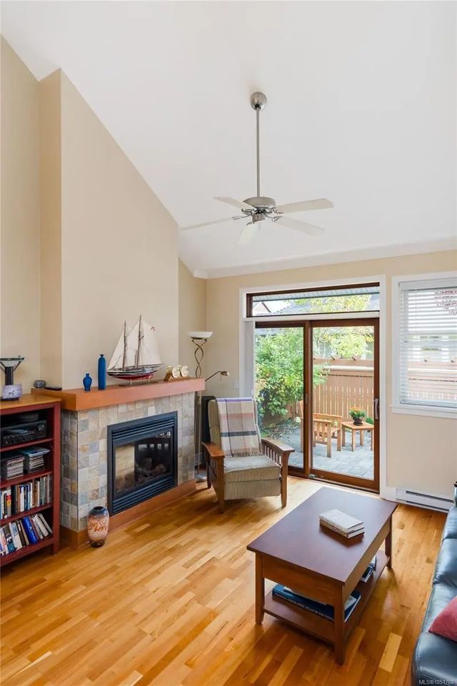 4 of 42 - 10520 Mcdonald Park Rd 25, North Saanich, BC