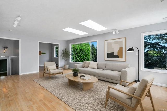 4 of 63 - 4833 Maplegrove St, Saanich, BC