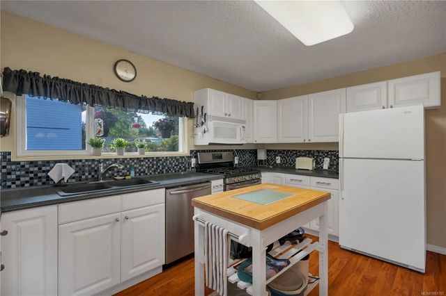 5 of 40 - 558 Alder St, Campbell River, BC