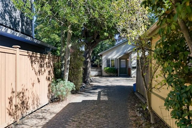 3 of 92 - 2563 Shelbourne St, Victoria, BC