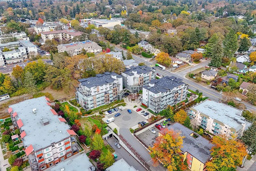 1016 Inverness Rd 104, Saanich