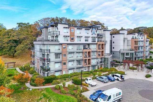 2 of 45 - 1016 Inverness Rd 104, Saanich, BC