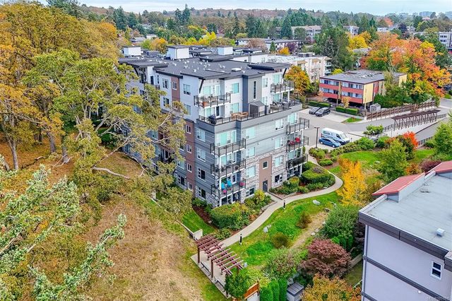 3 of 45 - 1016 Inverness Rd 104, Saanich, BC