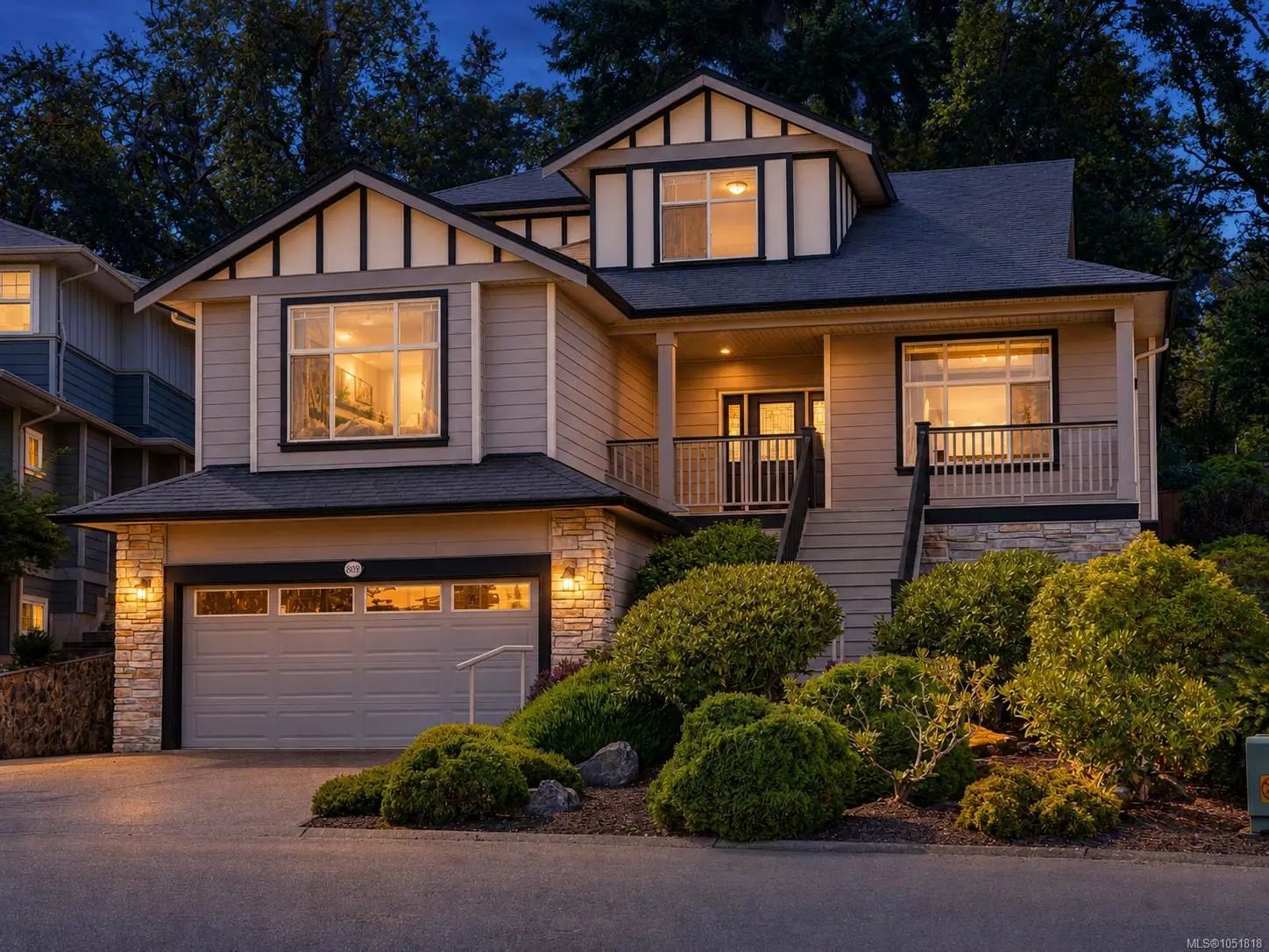809 Rogers Way, in the city of Saanich Real Estate in BC by ,