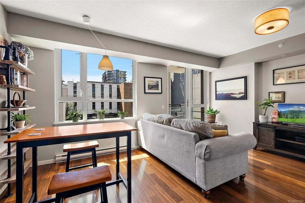 834 Johnson St 404, Victoria