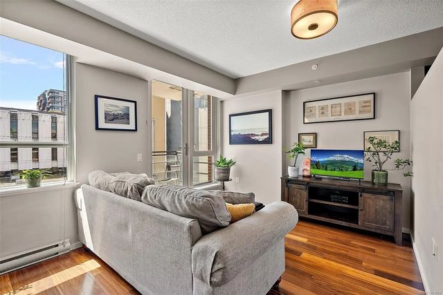 4 of 27 - 834 Johnson St 404, Victoria, BC