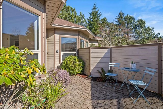 4 of 24 - 4515 Pipeline Rd 601, Saanich, BC